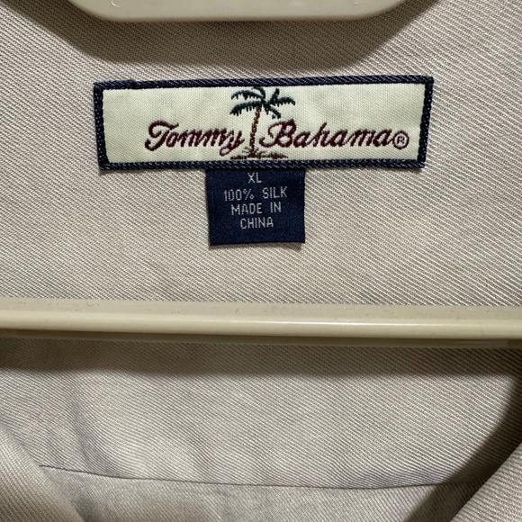 Tommy Bahama Silk Button Down Shirt Mens XL Tan Camp Collar Short Sleeve - Picture 4 of 7